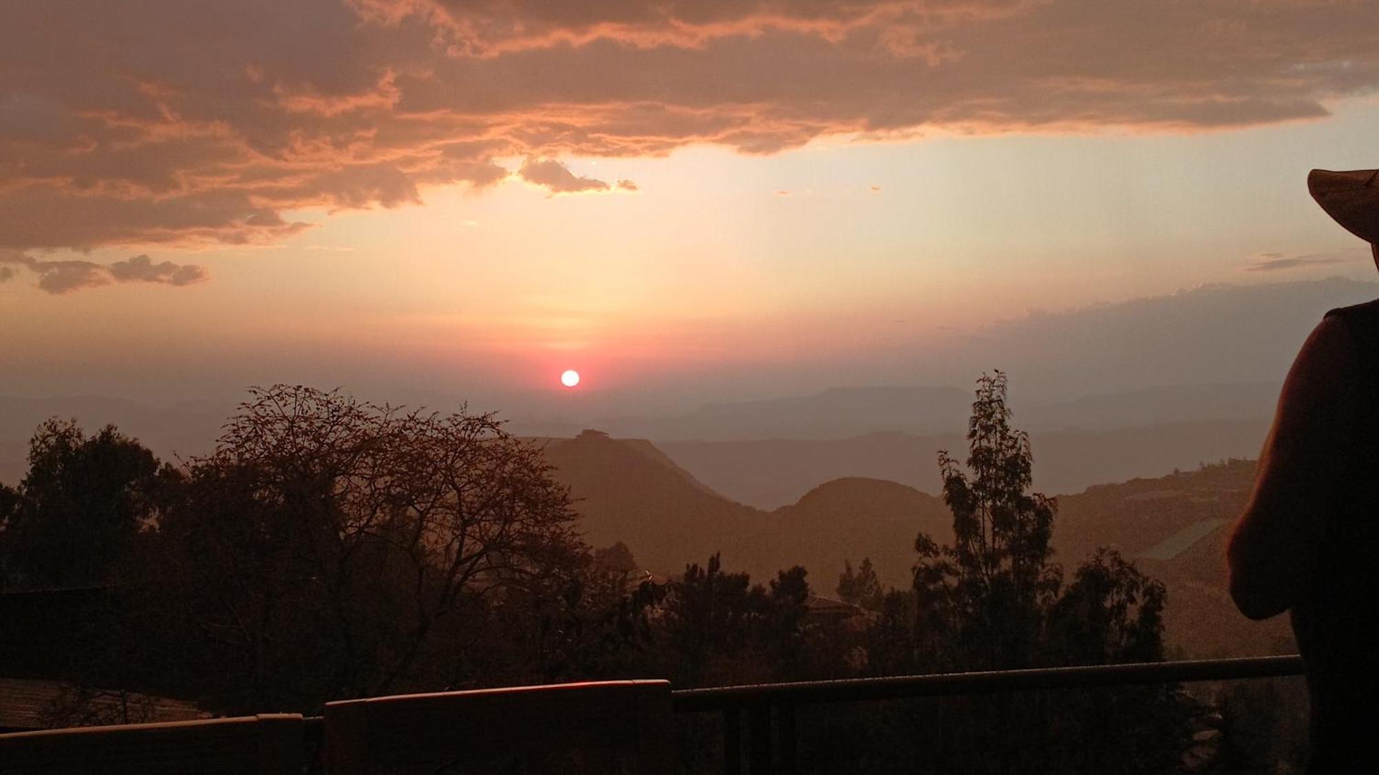 Blue Nile Guest House Лалибэла Экстерьер фото